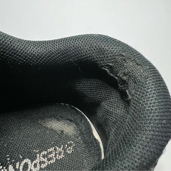 New Balance 520v3 Womens Sz 9 Running Training Athletic Sneakers Black Gray Shoe - Picture 11 of 12